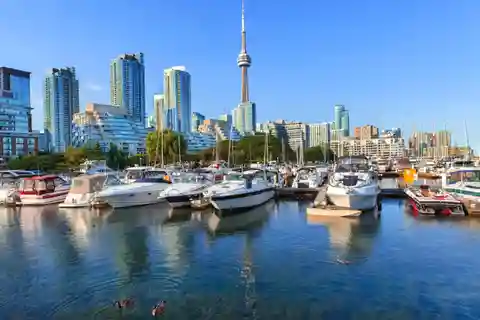 Toronto Downtown Tour with Harbor and Islands Cruise Tickets