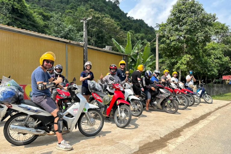 Sapa - Ha Giang Loop motobike tour 3D2N - Petit groupeHa Giang Loop Motobike 3D2N - Petit groupe avec pilote facile