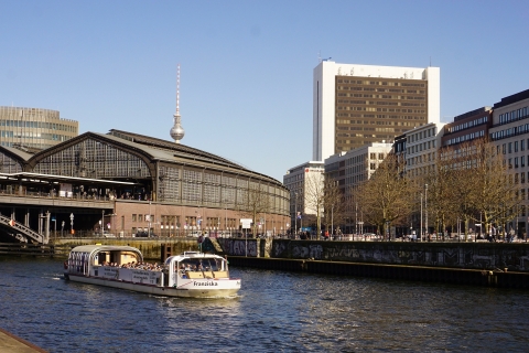 Berlin : Tour en bateau avec guide touristiqueBerlin : Croisière fluviale avec guide