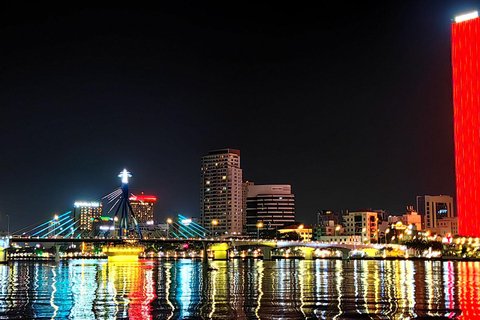 Entdecke Da Nang Food Tour und geführte Bootstour auf dem Han-Fluss