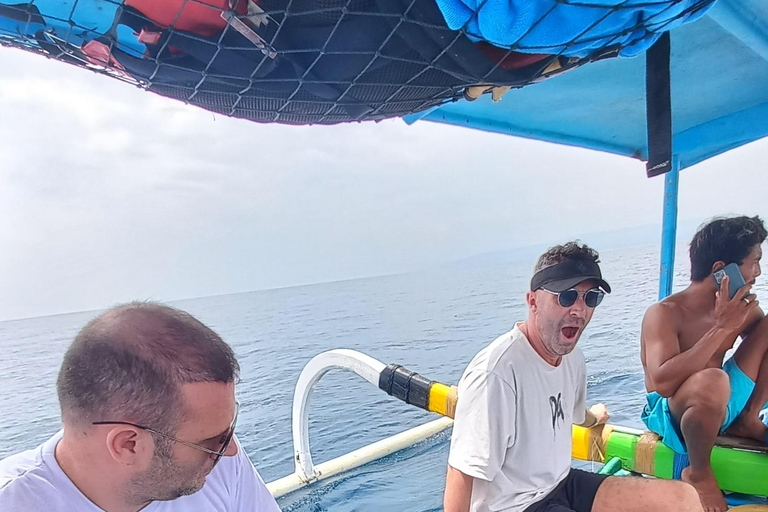 Bali : Fishing Charter Private Boat Bali : Fishing Charter Private Boat With Transfer & Meals