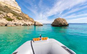 Cagliari: Boat Tour, Prosecco and Swim Stops