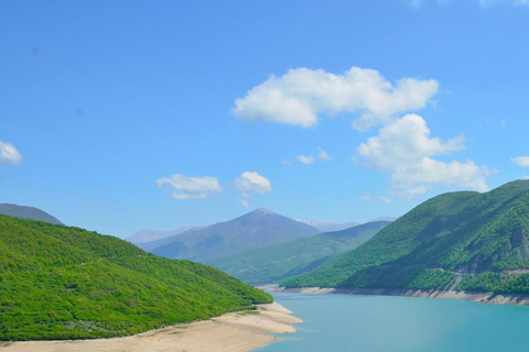 Tbilisi: 4-Day Georgia and Armenia Tour with Guide