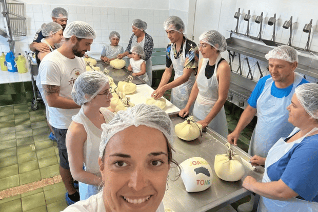 Minorca: tour di un'azienda agricola, laboratorio di formaggio e degustazione di prodotti locali