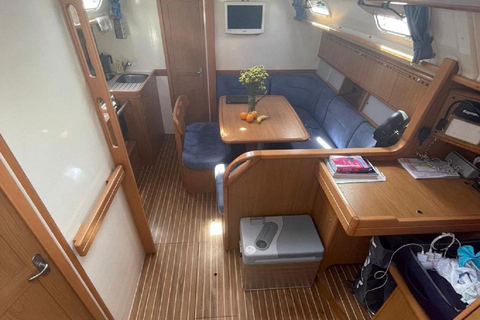 Torrevieja: 2-hour private sailing yacht cruise with drinks