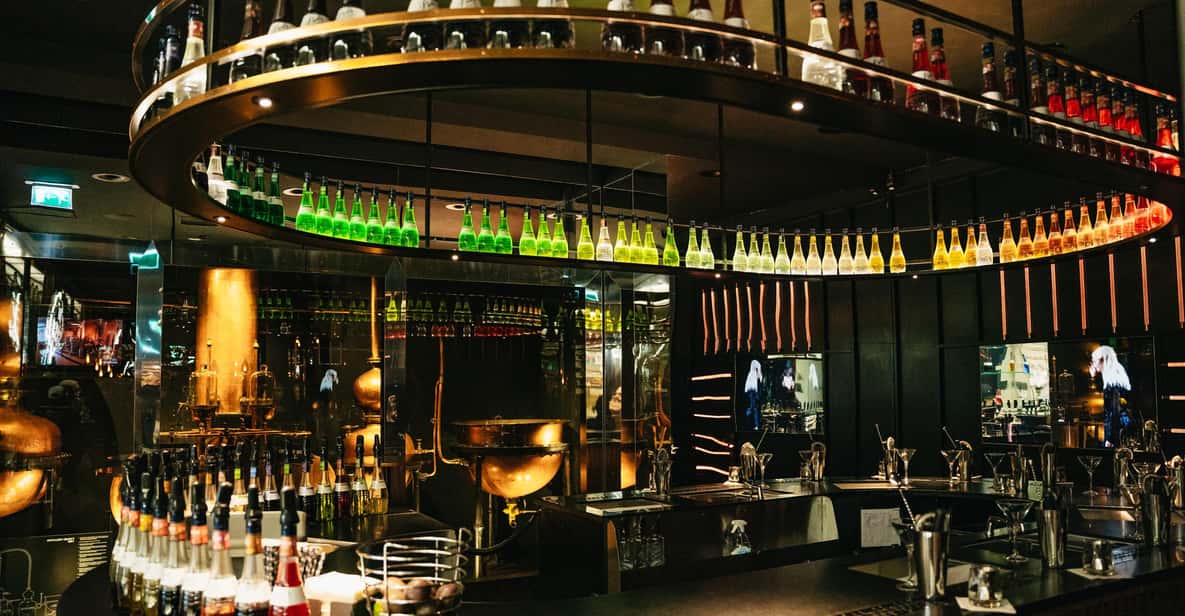 Afbeelding 1 van Amsterdam: Bols Cocktail Experience en Cocktail Workshop