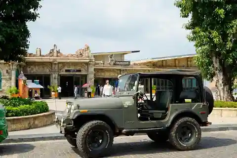 Phu Quoc: Airport Pickup by Army Jeep and Local Guided Tour