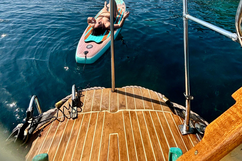 Golfe-Juan: Discover the Zafiro, a historic boat of the French Riviera
