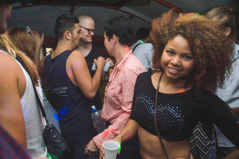 fiesta en la calle y party bus