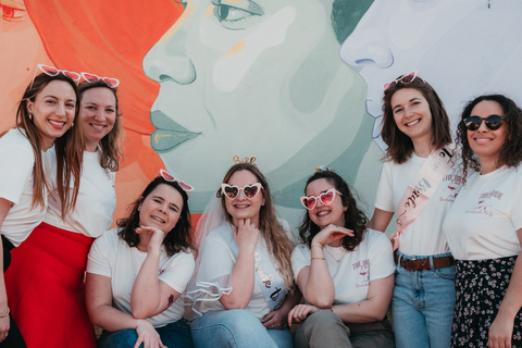 Sevilla: Rooftop Salsa Class with Bottomless Sangria