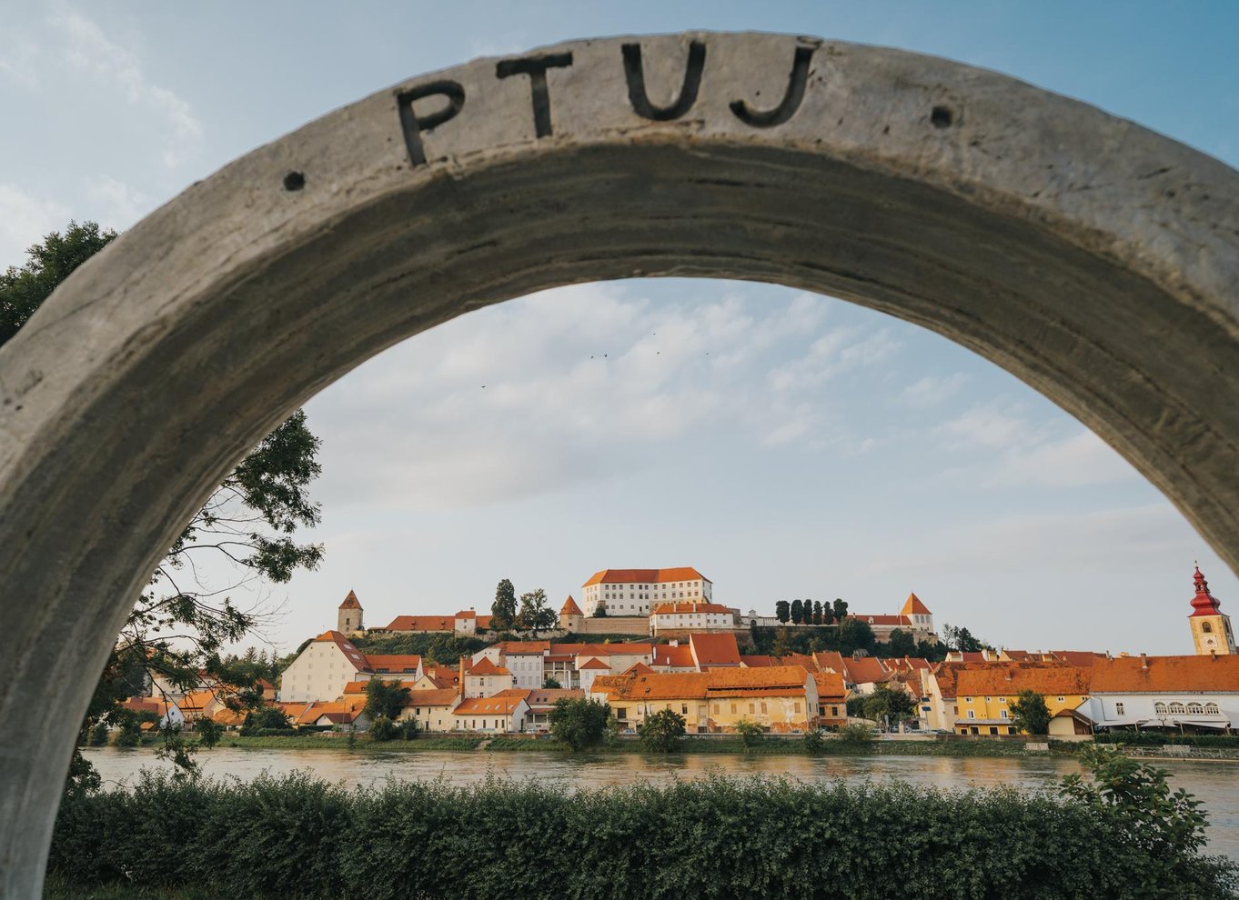 Ptuj: Morgenkaffe og gåtur i den gamle bydel ♥️