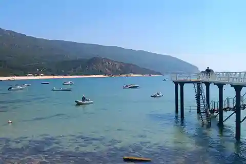 Nazaré and Peniche: City Walking Tour and Boat Adventure