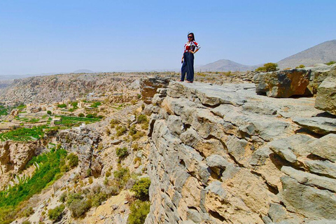 Shared Tour: Nizwa Fort, Souq, Birkat Al Mouz & Jebel Akhdar