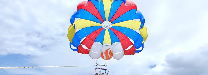 Panglao : Parachute ascensionnel en solo ou en tandem près d'Alona