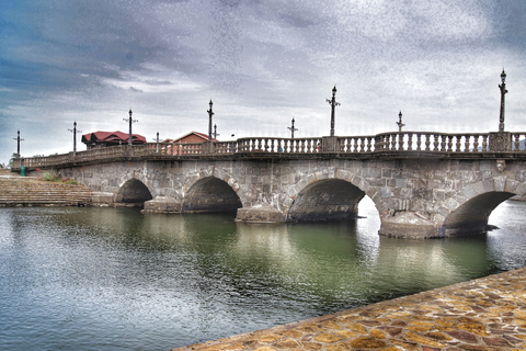 From Manila: Las Casas Filipinas de Acuzar Guided Day Trip