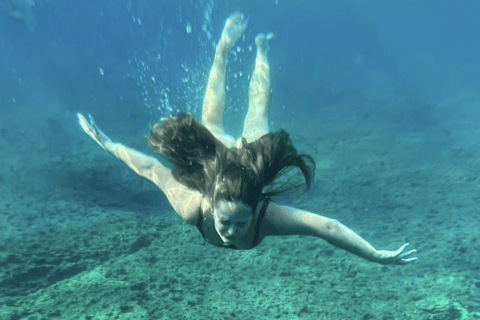 Santorini: Noleggio barca senza patente con attrezzatura per lo snorkeling