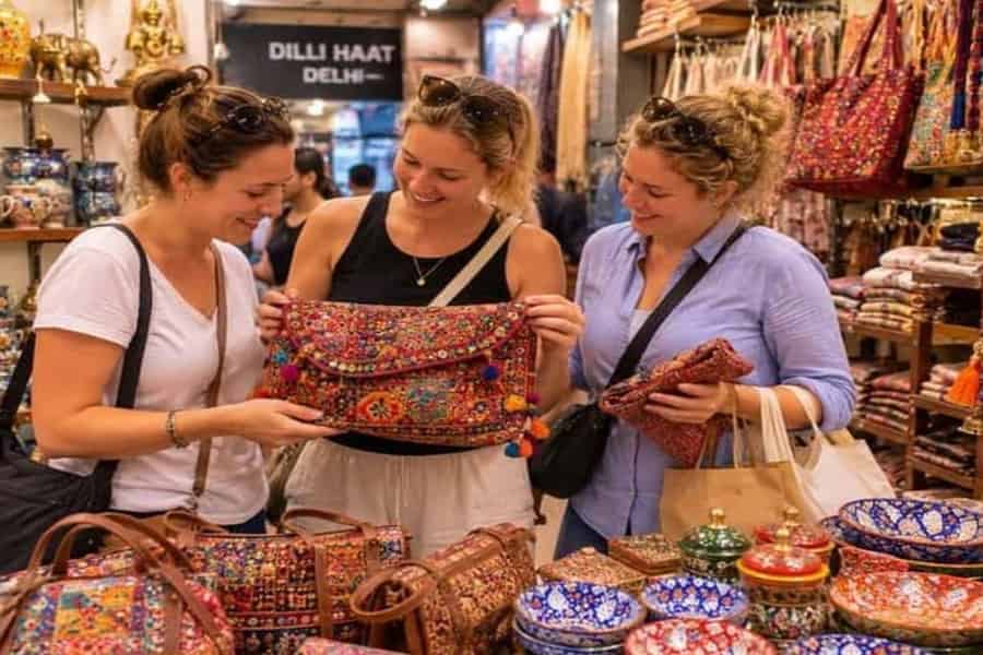 Personalisierte Shopping-Tour in Delhi mit weiblichem Guide und Mittagessen. Foto: GetYourGuide