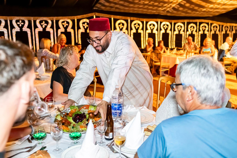 Agadir : Dîner-Spectacle Fantasia du Nouvel An à Chems AyourDîner de la Saint-Sylvestre Fantasia – Menu authentique + transfert à Taghazout