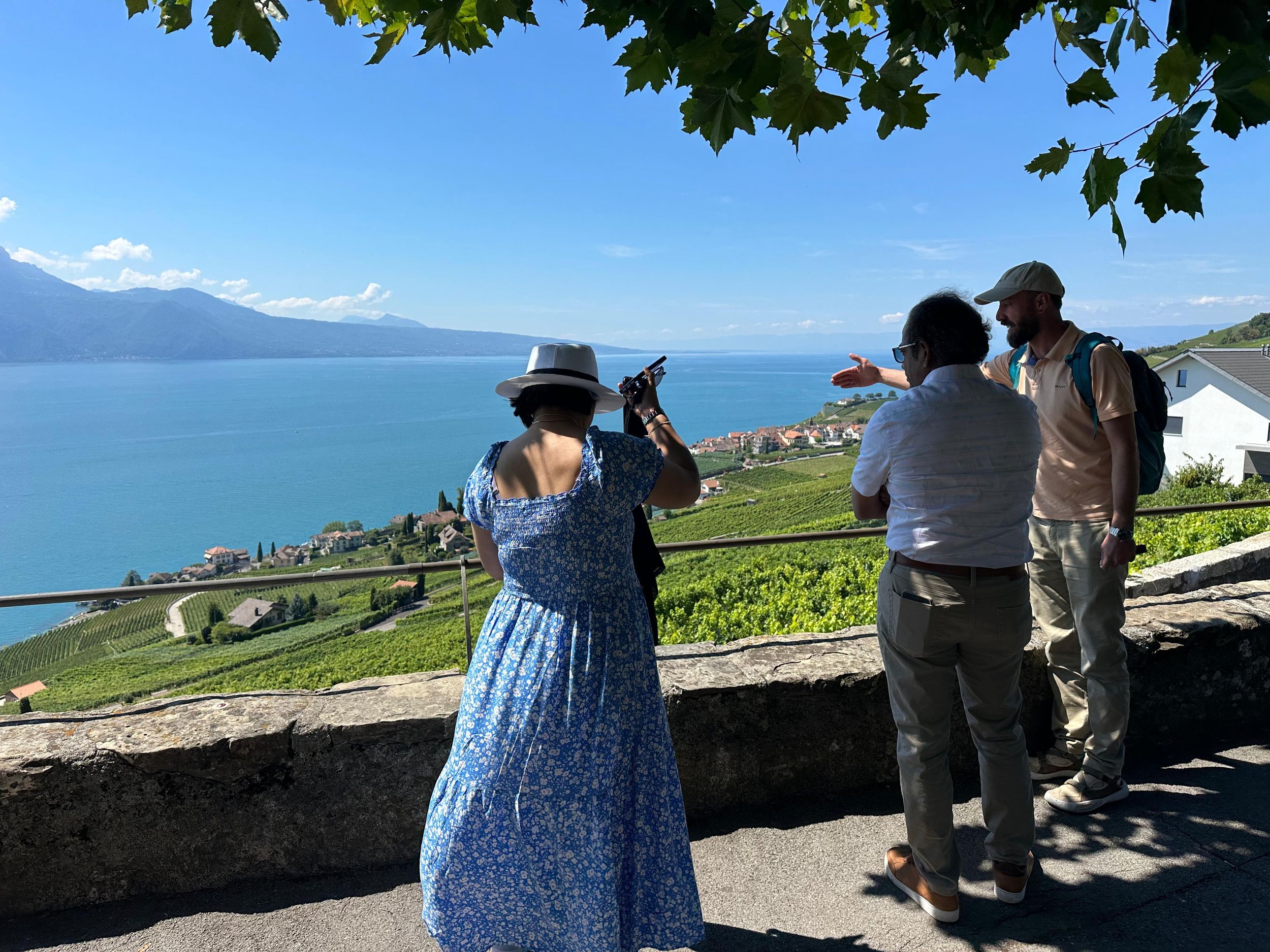 Ab Genf: Tagestour nach Lavaux, Sion, zum unterirdischen See und zu den Gorges
