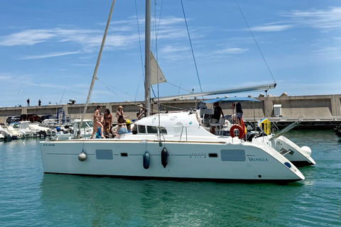 Benalmádena: Sailing & Dolphin Watching with Snacks/Drinks 2-h Shared Catamarán Day / Sunset