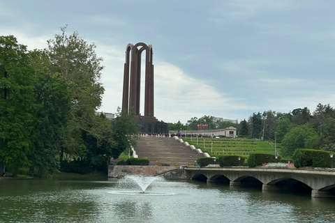 Bucharest: Contrasts of Communism - Small Group Walking Tour
