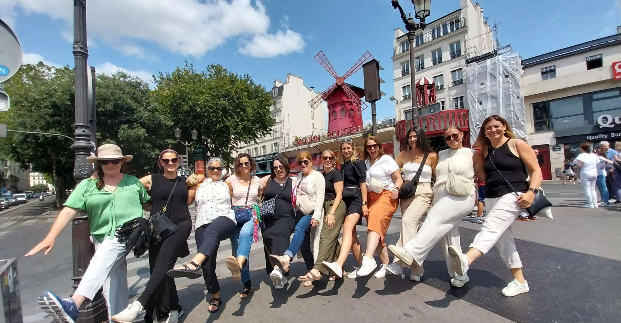 Montmatre Walking Tour, the essential highlights+ - Housity