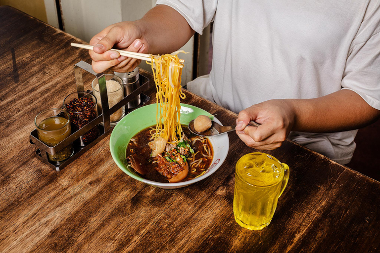 Pattaya Bites Food Tour with 14+ Tastings