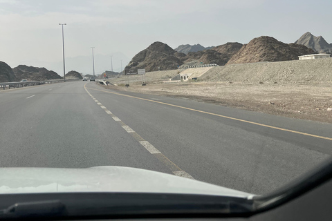 Muscat: Wadi Shab Hike and Bimmah Sinkhole Tour with Lunch Muscat: Wadi Shab Hike and Bimmah Sinkhole Tour with Lunch