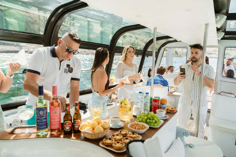 Lisbon – Sangria Social Premium Boat Experience Lisbon: Sangria Vibe Premium Boat Experience