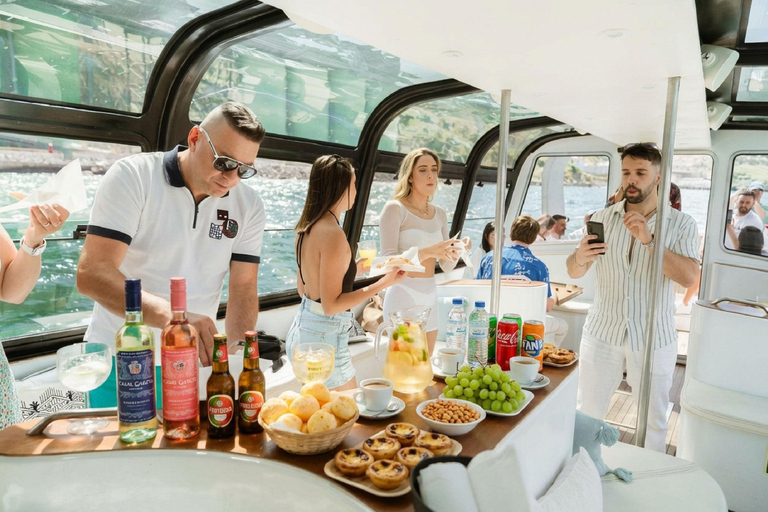 Lisbon – Sangria Social Premium Boat Experience Lisbon: Sangria Vibe Premium Boat Experience