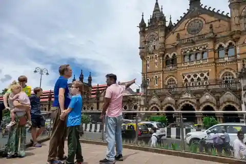 Mumbai: City & Slum Full-Day Exploration