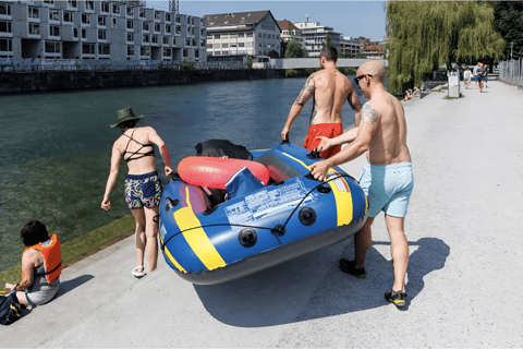 Zürich: Limmat-Floating-Abenteuer wie ein EinheimischerZürich: Mit dem Boot auf der Limmat wie ein Einheimischer