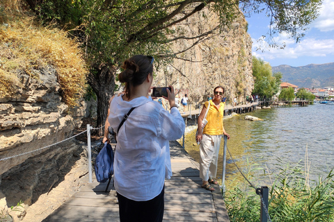 De Tirana: Viagem de 1 dia à cidade de Ohrid e ao Mosteiro de São Naum