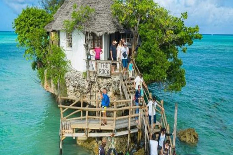 JASKINIA SALAAM: Pływanie z żółwiami i kolacja w restauracji The RockWycieczka obejmuje Odbiór z hotelu i transport powrotny