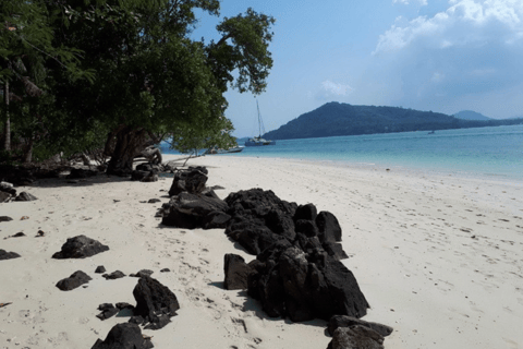 Phuket; Phi Phi, Maya Bay, Isla de Bambú y Rang en lancha rápida