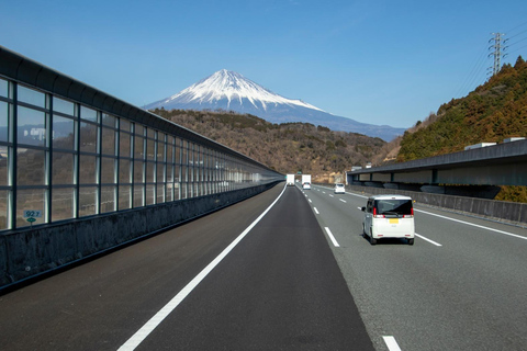 Tóquio: Traslado privativo em carro de luxo de/para Osaka. (só ida)