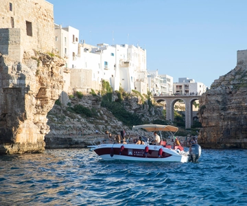 Monopoli: Privévaart met aperitief en champagne