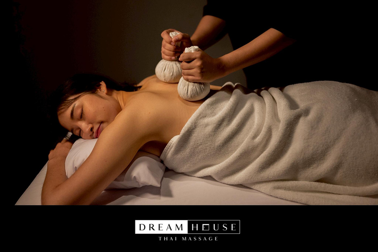 Bangkok: Dream House Thai Massage near Emquartier Aroma Oil Massage (60 mins)
