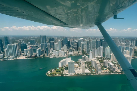 Miami Beach & Ocean Views: Private Air Tour for group of 4.