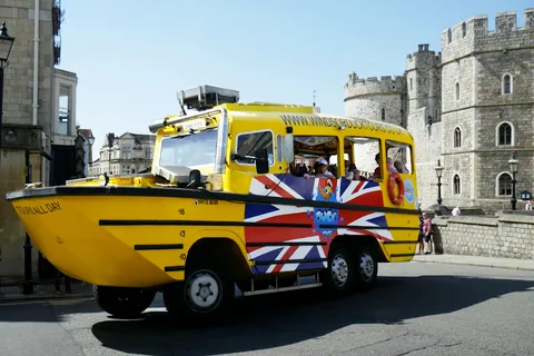 Windsor - land och vatten Sightseeing med amfibiebuss på land och i vatten