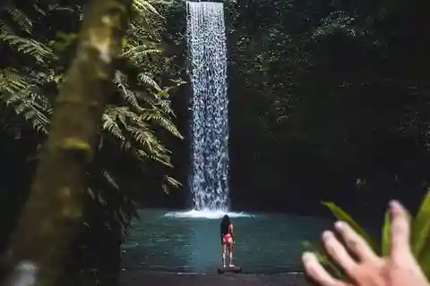Ubud: Cachoeira escondida e aventura de quadriciclo na caverna Barong