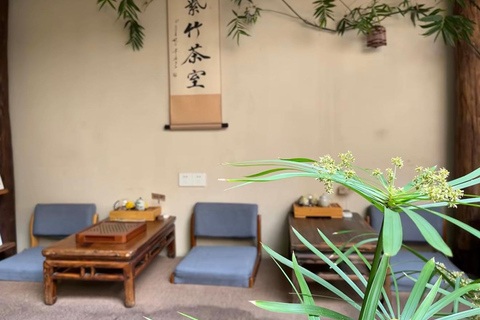 Guangzhou: Song Dynasty Tea-making Class & Hanfu Experience