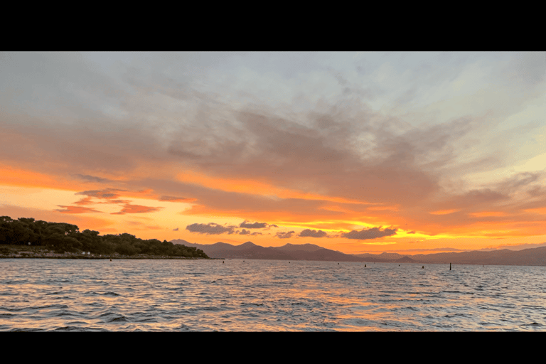 Golf Juan: Crucero en velero al atardecer con aperitivo en la Isla