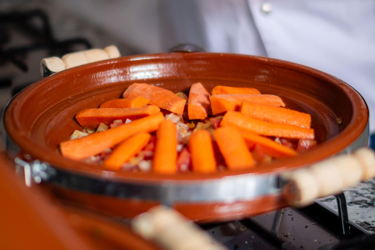 Marrakech : Cours de cuisine marocaine avec visite du marché et repas