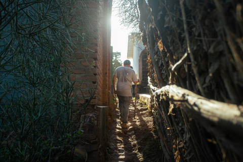 Kigali: Passeggiata narrativa nel villaggio di Gatsata fino al Monte Jali