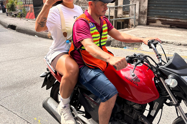 Kulturowa Immersja w Favelach RocinhaWycieczka po faweli Rocinha z kulturowym zanurzeniem