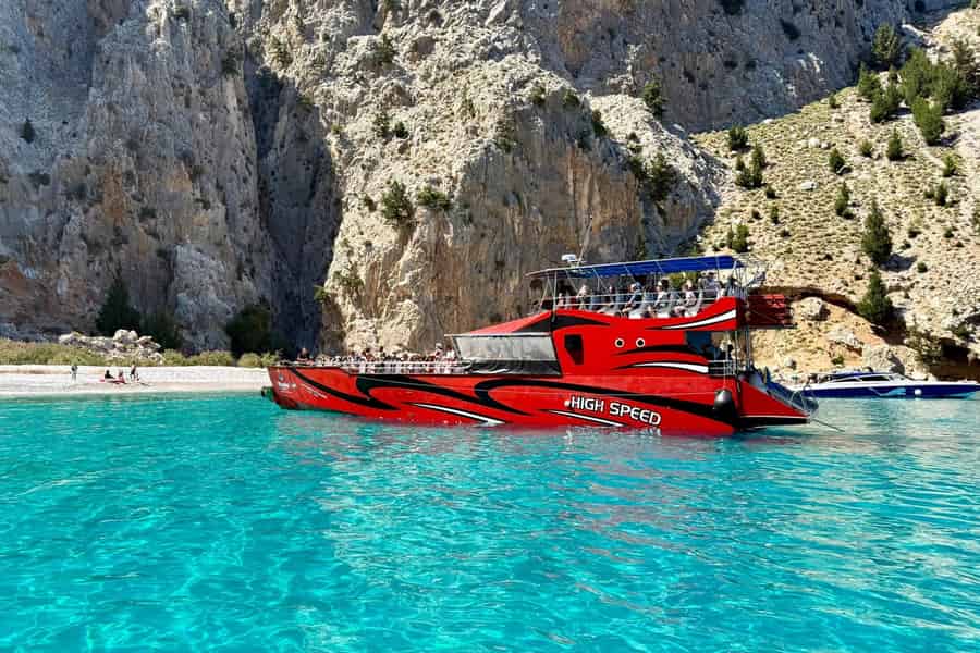 Rhodos: Bootsfahrt nach Symi und zur St. George’s Bay mit Hoteltransfer. Foto: GetYourGuide