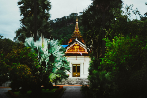 Luang Prabang: Almosengabe am Morgen &amp; Bootsfahrt zu den Pak Ou-Höhlen