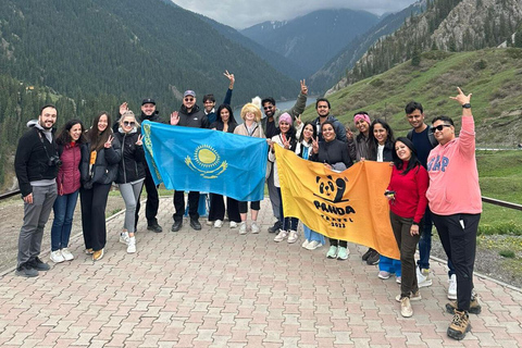Da Almaty: Escursione di un giorno a Kolsay, ai laghi Kaindy e al canyon di Charyn