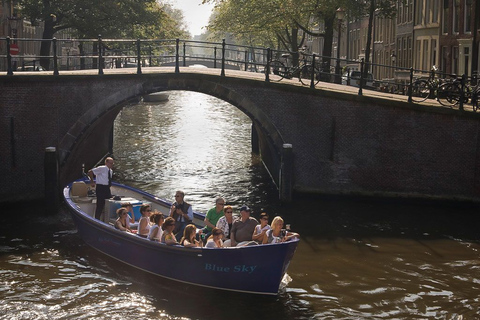 Amsterdam med öppen båt Kanalkryssning med öppen båtAmsterdam: Kanalkryssning i öppen båt